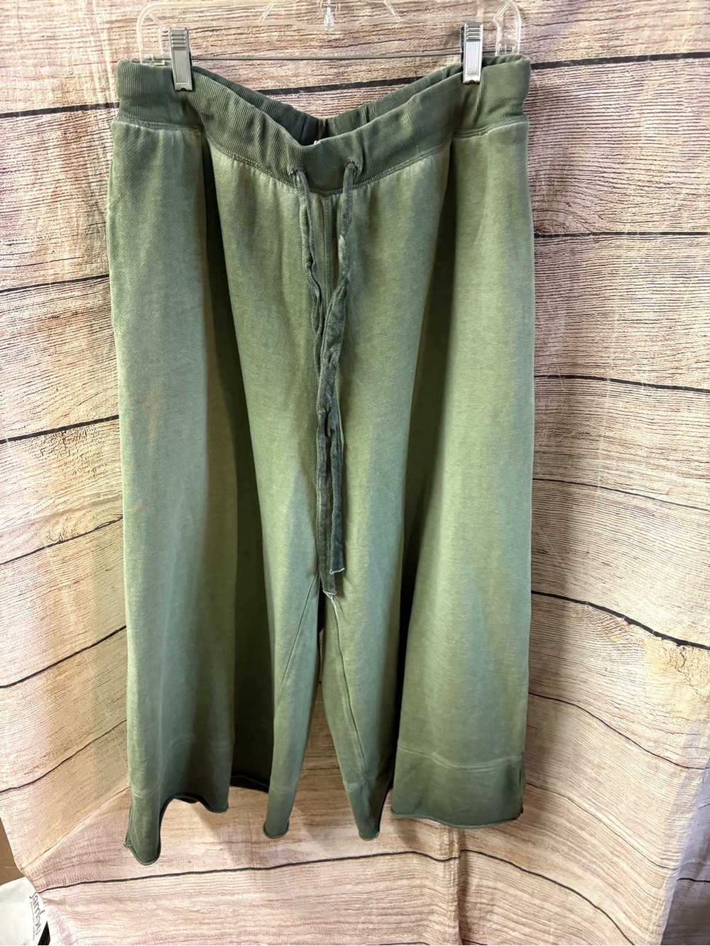 😍 Anthropologie Olive Green Casual Drawstring wide leg crop pants